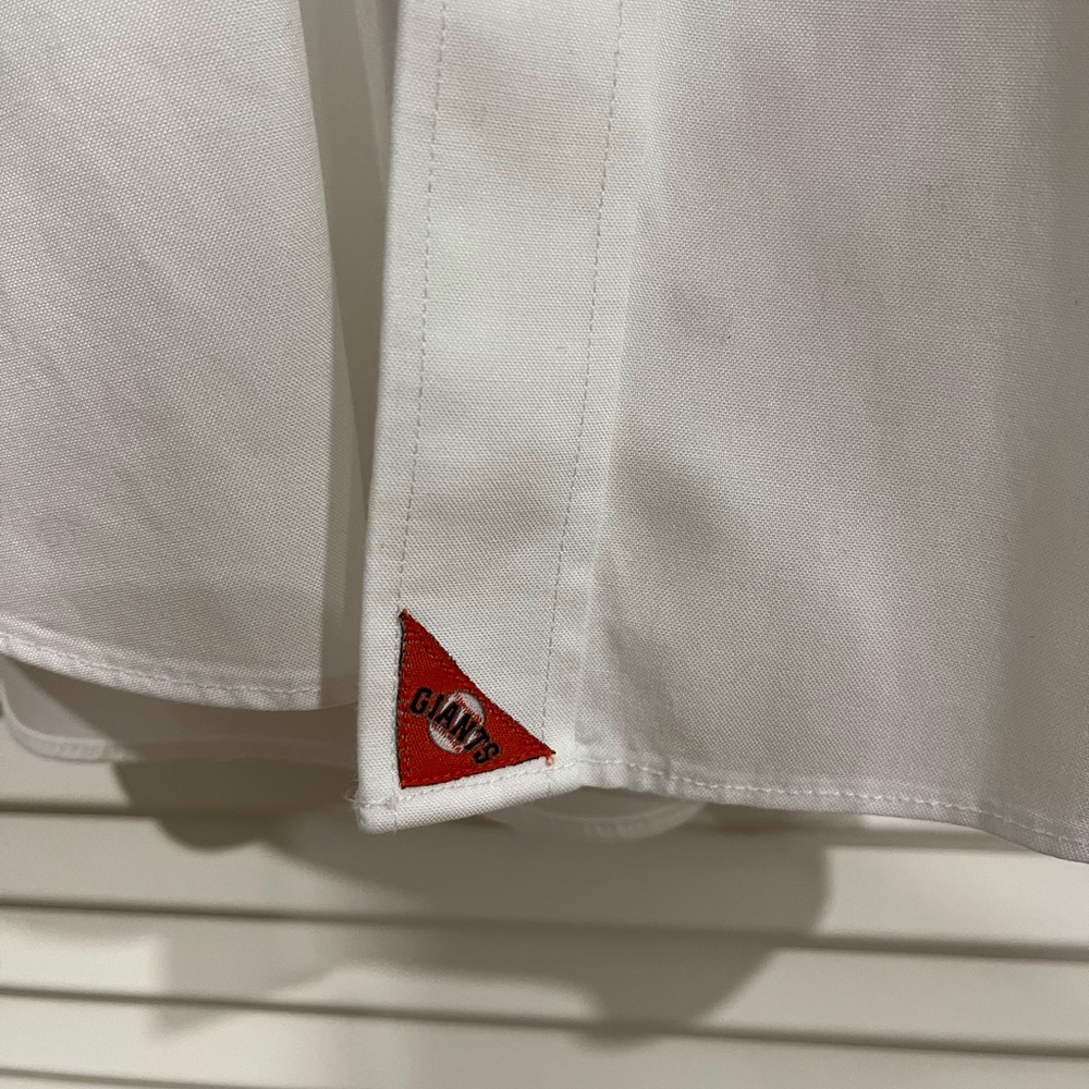 Untuckit San Francisco Giants button down shirt